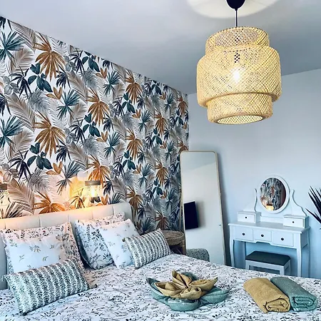 Deluxe - Dreamy Boho Retreat *