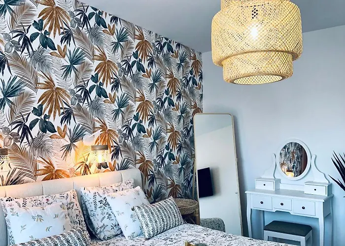 Deluxe - Dreamy Boho Retreat *
